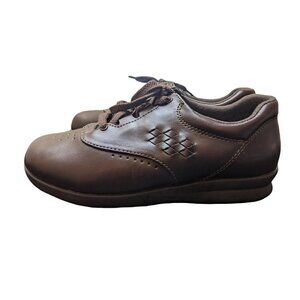 Angel Steps 8.5 Shoe Cross Hatch Design